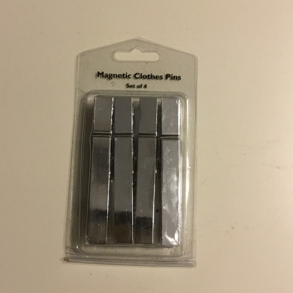 Silver Magnetic Clothes Pins Set